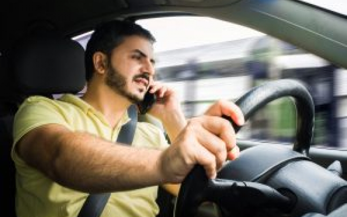 Uso de celular na direção é a terceira causa de mortes no trânsito do