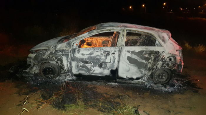 Carro foi furtado e incendiado