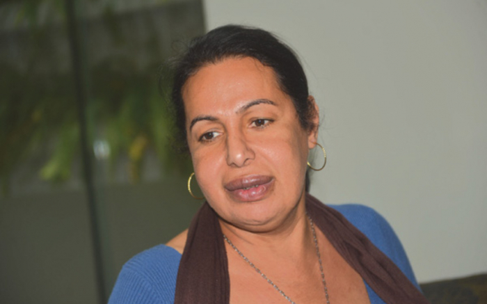 Lili diz que nem material
 pra imprimir carteirinha a associação tem