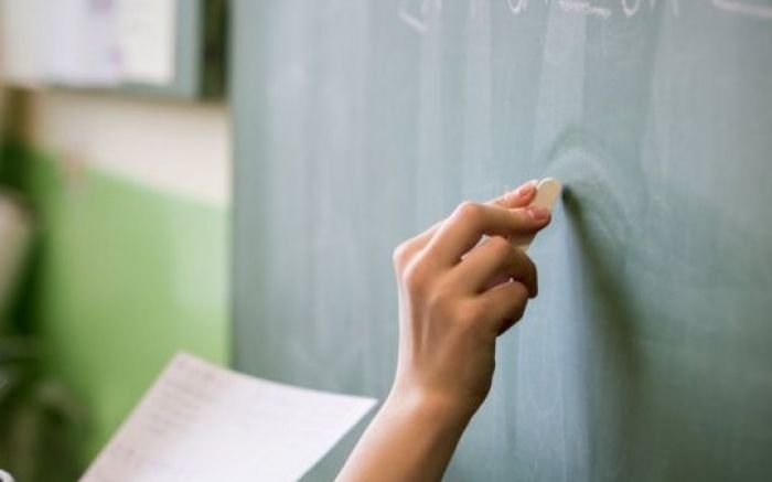 Aluno, de nove anos, arremessou garrafa de álcool, deu soco e xingou a professora
(foto: Ilustrativa)