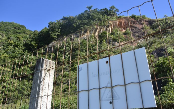 Instituto ambiental promete levantar informações sobre condições atuais do morro (Foto: João Batista)