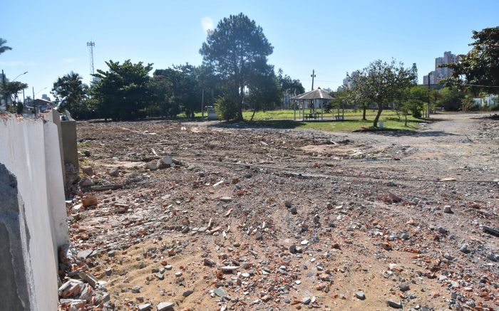 Área está sendo preparada pra receber novo empreendimento (Foto: João Batista)
