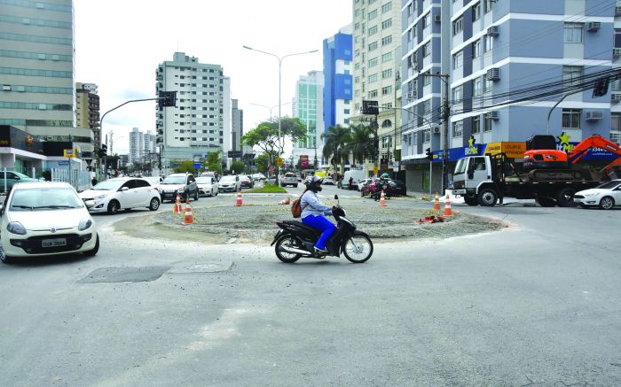 Na região central, novo binário da Marcos Konder com a Sete de Setembro fica pronto dia 21 de junho (FOTO: João Batista)