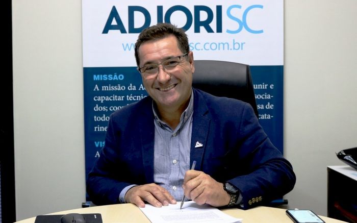 José Roberto Deschamps foi reeleito pela maioria dos associados. Foto: Divulgação