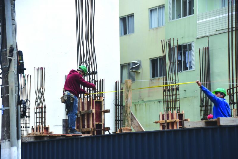 Variedade de serviços e atrações turísticas estimulam construção civil em Balneário 