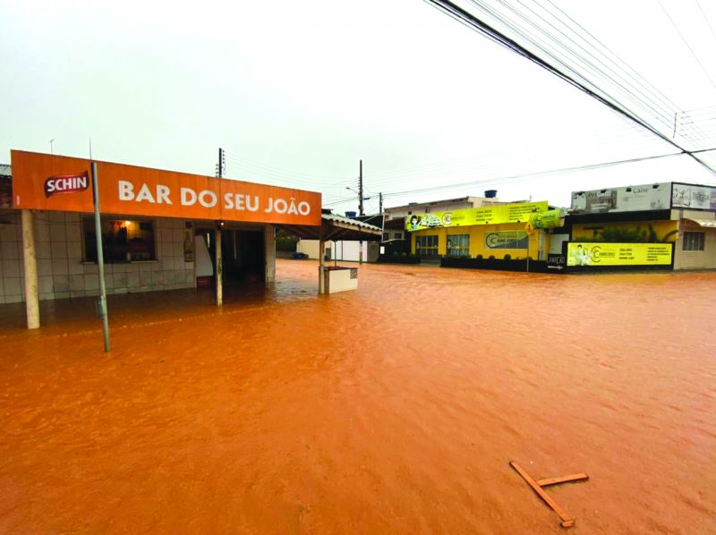 Ruas do bairro Monte Alegre foram as mais afetadas  