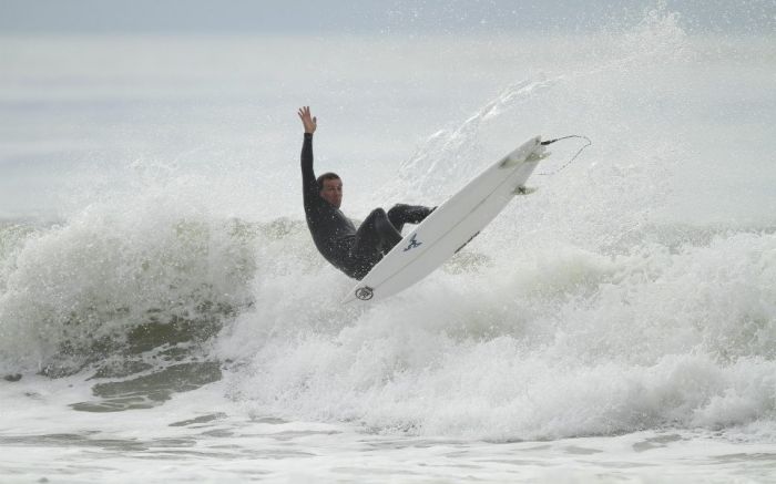 Surfista chegou a ficar cinco horas internado, mas se recuperou do susto
(Foto: Facebook)