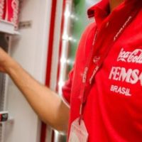 Distribuidora da Coca Cola inicia contratação de temporários para o verão