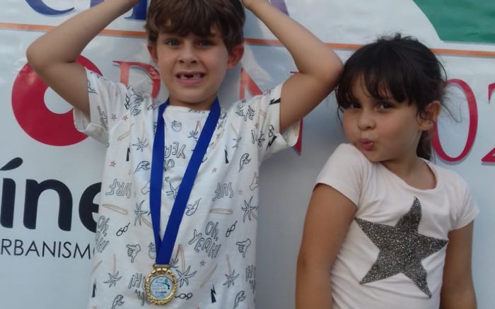 Família de Itajaí comemora vitória dos pequenos
(FOTO: DIVULGAÇÃO)
