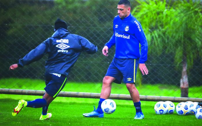 Jogo começa às 21h30 na Arena Grêmio (foto: divulgação)