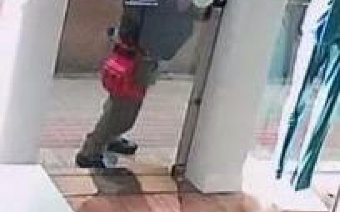 O bandido levou o dinheiro do caixa e um celular
Foto: Divulgação
