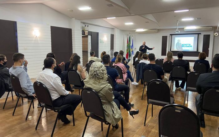 Cursos são voltados aos gestores e líderes de empresas