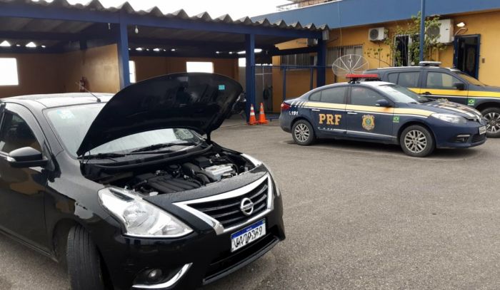 Motorista abandonou veículo e fugiu
(foto: divulgação)