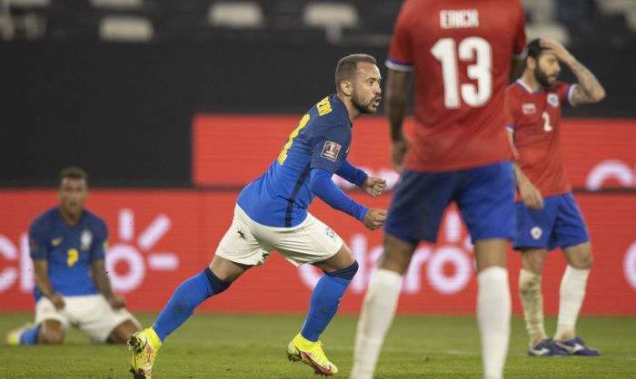 Everton Ribeiro marcou o único gol da partida contra o Chile (foto: divulgação)
