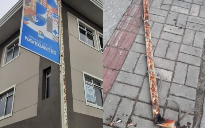 Estrutura era usada pra pendurar placas e a decoração natalina da cidade
(Foto: Leitor)