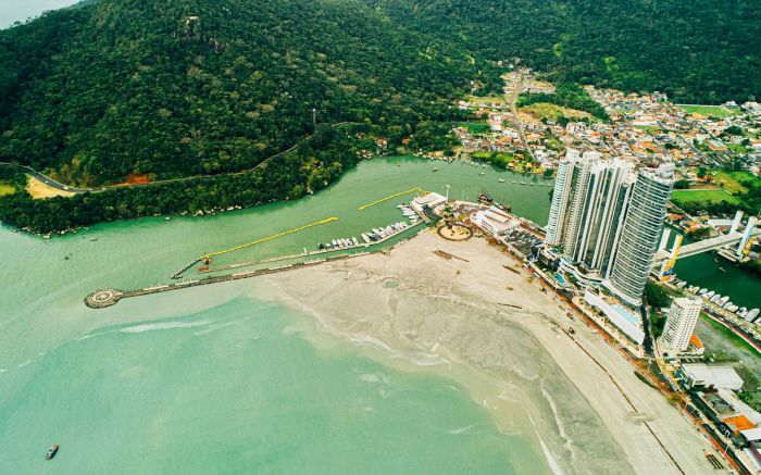 Foram dois quilômetros de engordamento da orla em 27 dias de trabalho
(FOTO: Kaio Garcia)