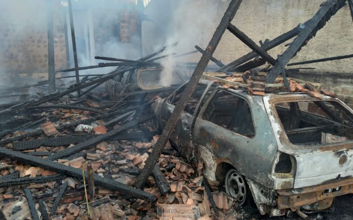 Investigação vai confirma se houve crime
(Foto: Bombeiros/Divulgação)