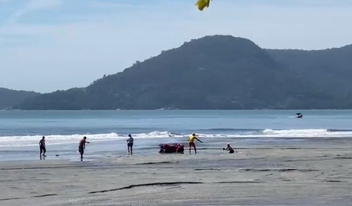 Areia movediça em Balneário Camboriú? Entenda o que acontece onde mulheres  'atolaram