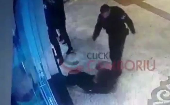Após as agressões, GM ainda prendeu vítima por desacato
Reprodução/Site Click Camboriú