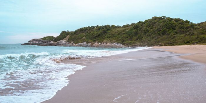 Banhistas foram rsgatados com ajuda de flutuador na praia famosa
(Foto: Arquivo)
