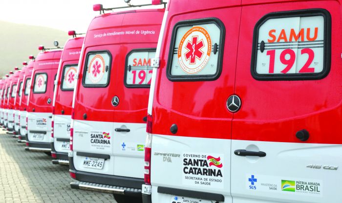 Médico denuncia que ambulâncias, antes bonitas na foto (foto), agora estão sucateadas empresa nega problemas
(foto: divulgação)