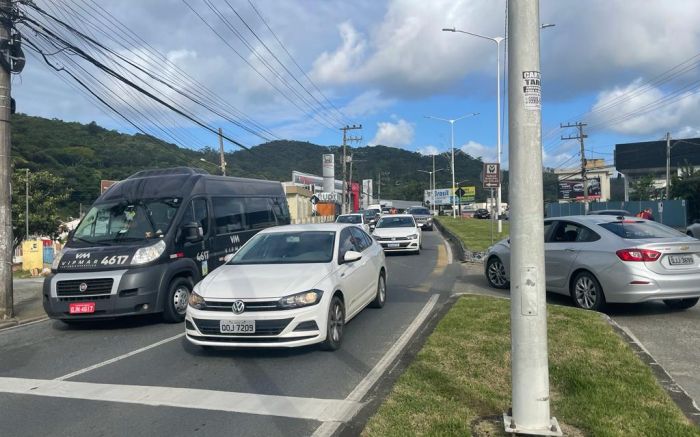 As filas tiram a paciência de moradores que precisam se deslocar entre as duas cidades

Foto: Leitor