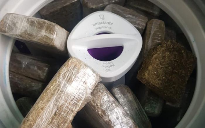 Eletrodoméstico, recheado, foi apreendido no bairro Fazenda
(foto: divulgação)