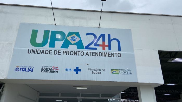Denunciante diz que não entende a demora, sendo que não havia tantas pessoas na fila. (Foto: Leitora)