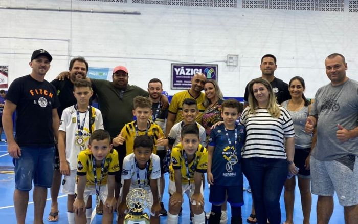 Meninos superaram as adversidade, venceram os concorrentes e levaram o título estadual Foto: Divulgação