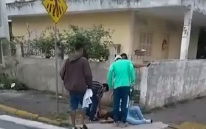 Crime aconteceu no meio da rua no domingo de manhã
(foto: reprodução)