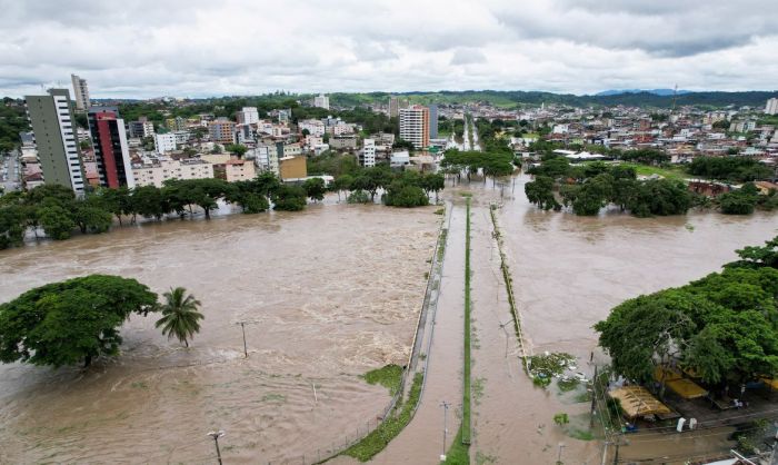 Chuvas na Bahia deixaram 20 mortos e 31 mil desabrigados (Foto: Agência Brasil)