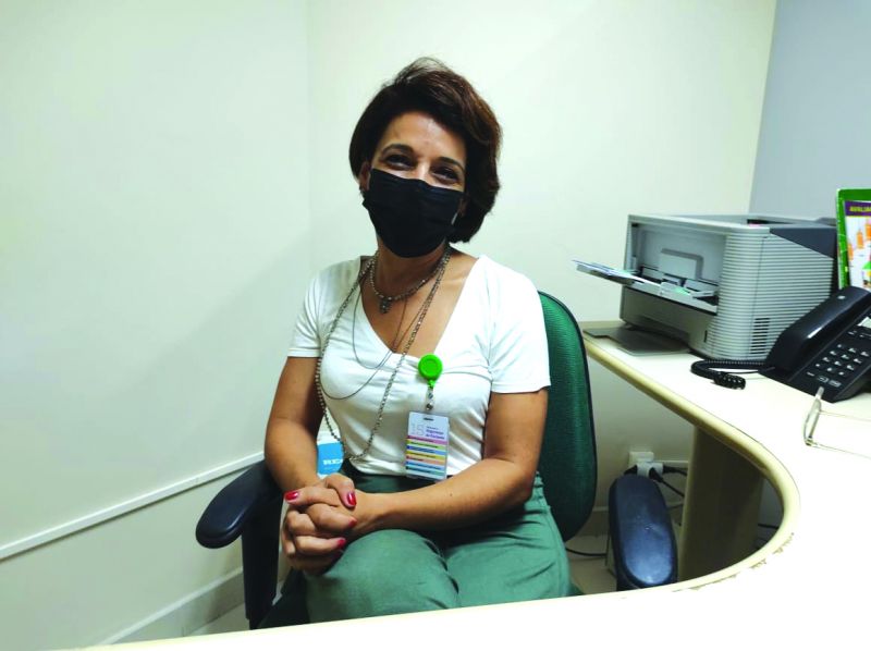 Doutora Michele Martins orienta a não esquecer o uso de máscara e do álcool gel (foto: Joca Baggio)