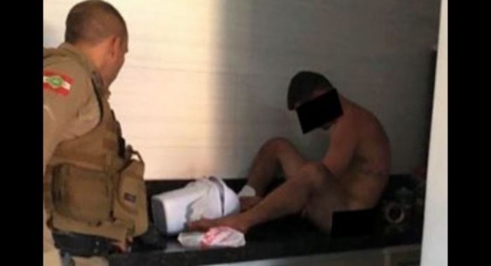 Um dos familiares havia esquecido de trancar a porta da casa e acordou com a surpresa Foto: Reprodução