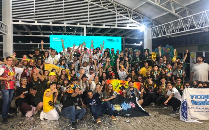 Carnaval robotiquer: estudantes de SC garantem vagas no torneio nacional de  robótica - Agência de Notícias da Indústria