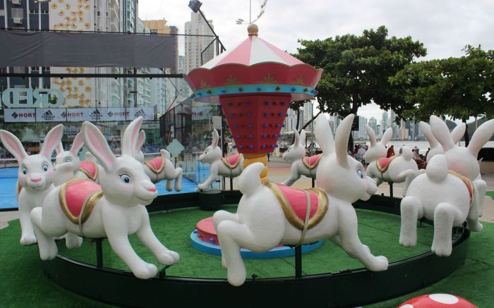 Na praça Higino João Pio, um lindo carrossel estará disposto entre os dias 1º e 30 de abril, com horário de funcionamento das 14h às 22h Foto: Divulgação