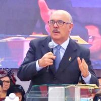 Ex-ministro dispara arma de fogo em aeroporto