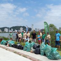 Mutirão vai recolher lixo de praia em Itajaí