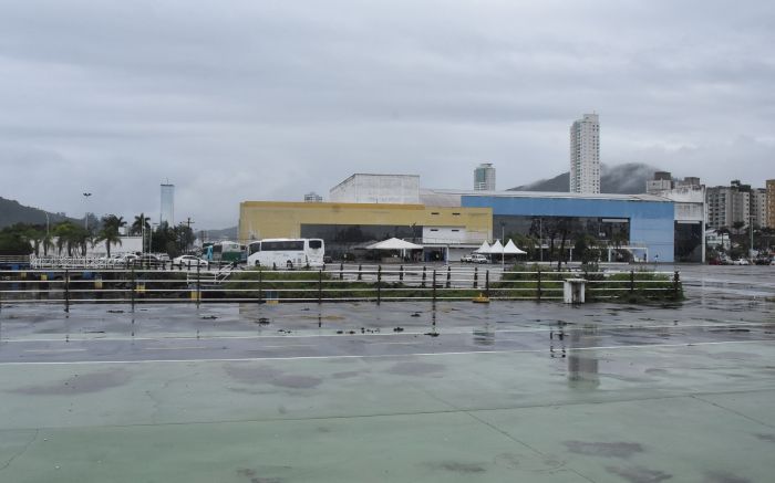 Áreas como o pátio do Centreventos poderão ficar fora da concessão (Foto: João Batista)