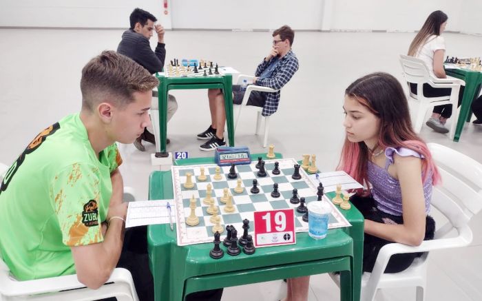 Mariana chega em terceiro no Floripa Chess Open e carimba