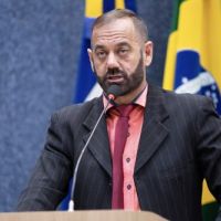 Ex-vereador é demitido de cargo de professor
