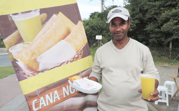 Amor recíproco: o baiano gosta tanto de Itajaí quanto os itajaienses de seus pastéis (FOTO: RENATA ROSA)