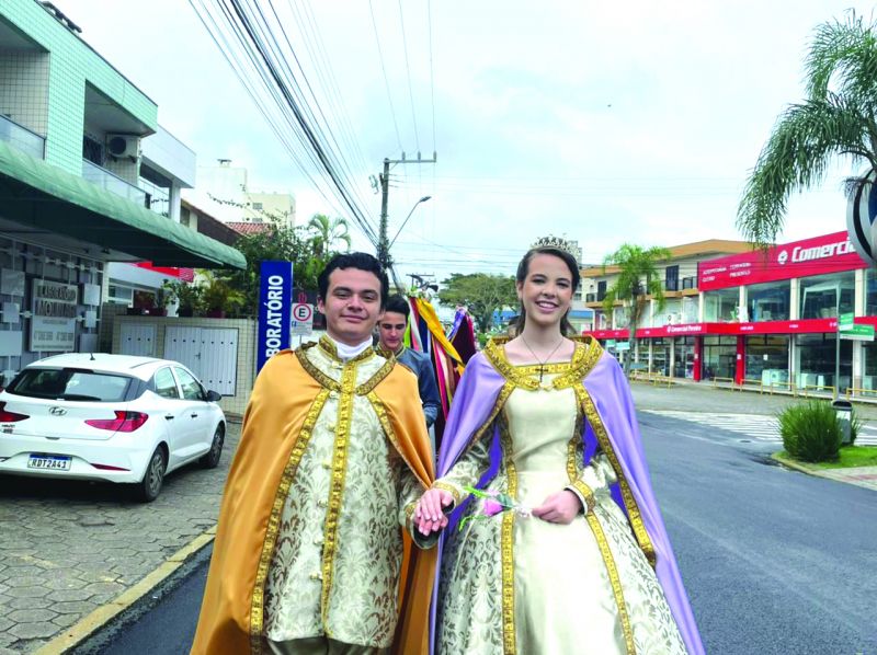 Cortejo da realeza da festa de Camboriú