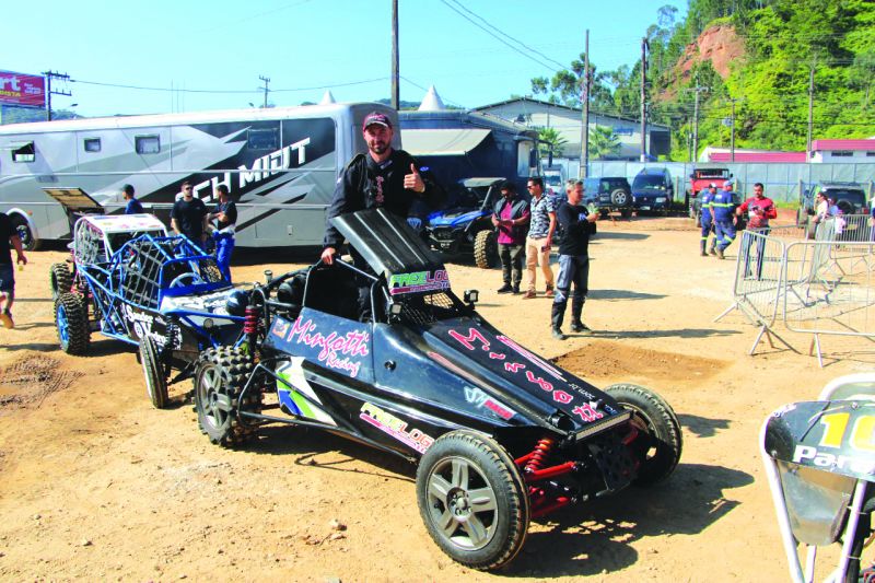 São 30 competidores de UTV