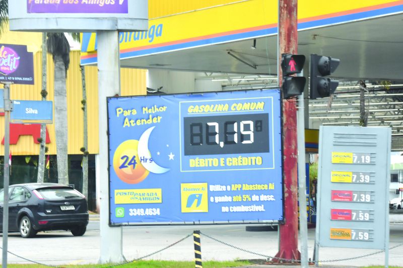 Até o  último sábado, diesel era encontrado por até R$ 7,59 em SC