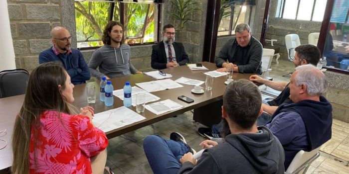 Representantes da Anasol estiveram reunidos com o prefeito Élcio
Foto: Divulgação