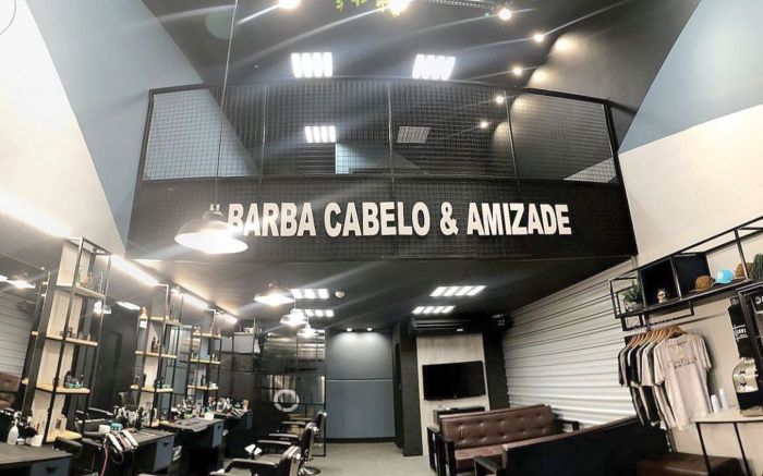 A barbearia de Robinho foi inaugurada em junho de 2016 (FOTO ACERVO PESSOAL)
