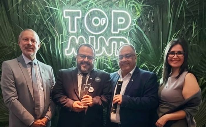 Luis Carlos Martins, diretor de Assuntos Institucionais, Rogério Corrêa, vice-reitor de Pesquisa, Pós-Graduação e Extensão, José Everton da Silva, vice-reitor de Graduação, e Francine Lucatelli, gerente de Marketing e Comunicação