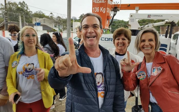 Décio concorre ao governo ao lado de Bia Vargas Foto: Joca Baggio