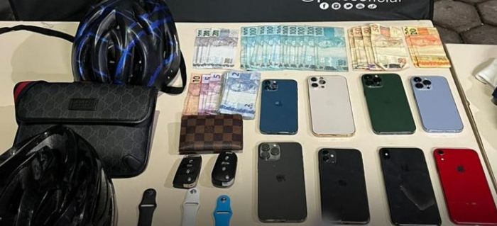 Foram encontrados com a organização criminosa 11 celular da marca IPhone (Foto: Divulgação)