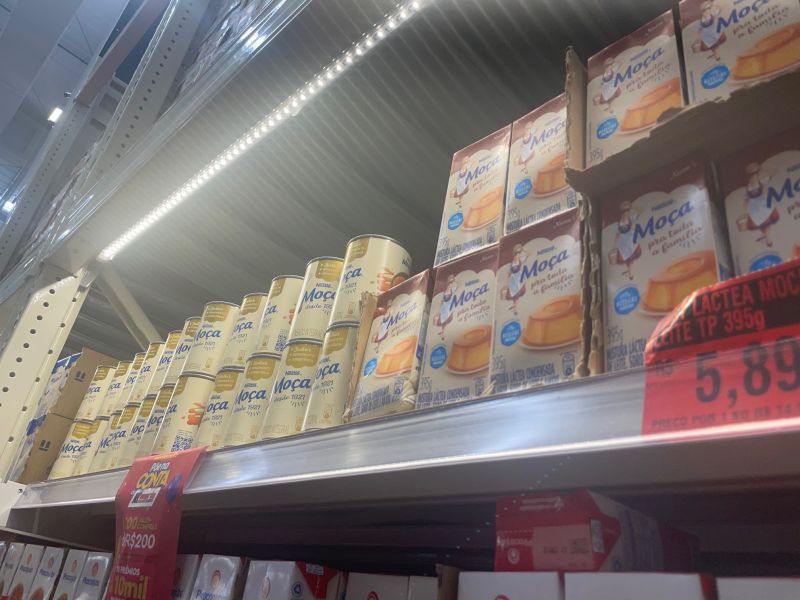 Leite UHT chegou a R$ 7 em julho, mas agora pode ser encontrado por menos de R$ 4. Leite condensado também teve redução nos preços